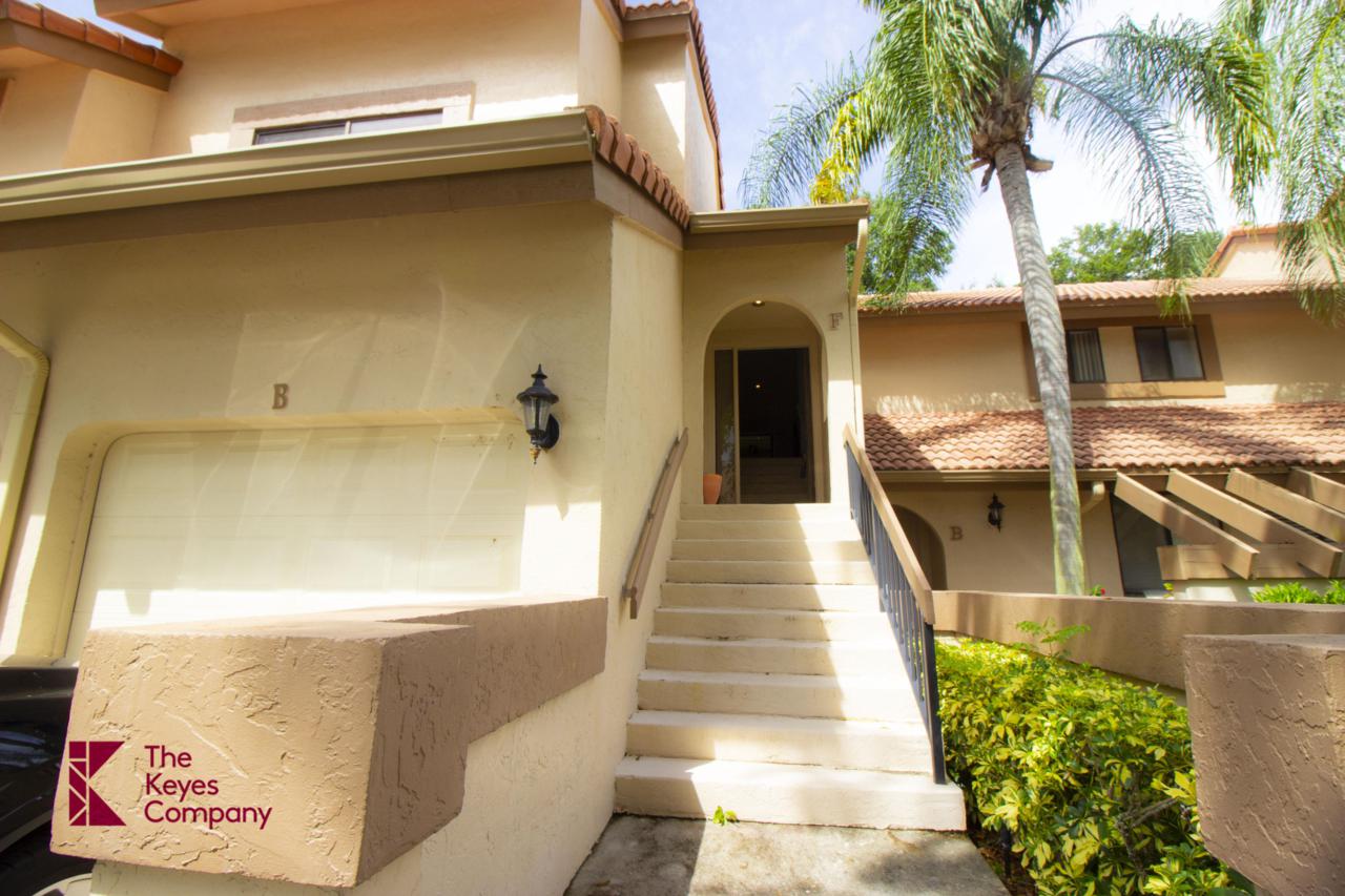 5570 Coach House Circle - Photo 1