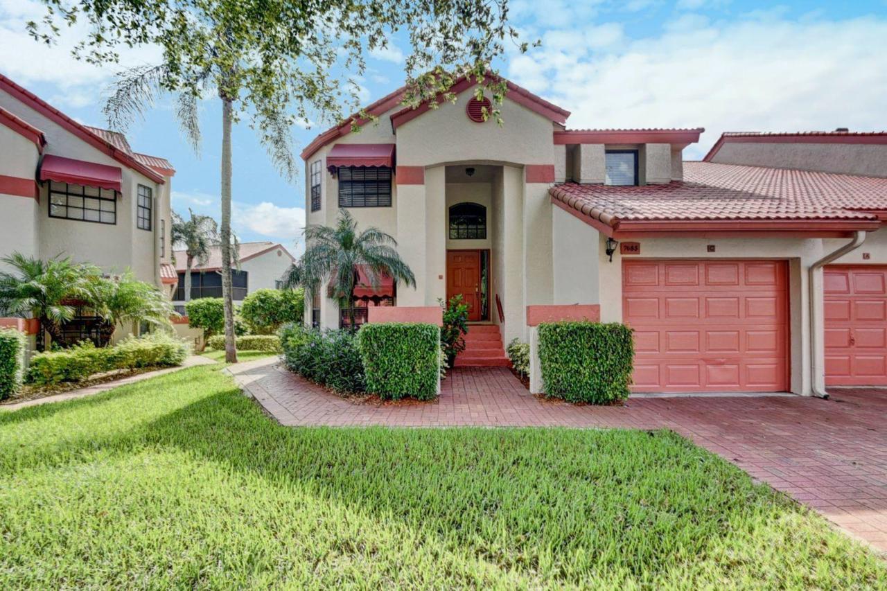 7685 Lexington Club Boulevard - Photo 1