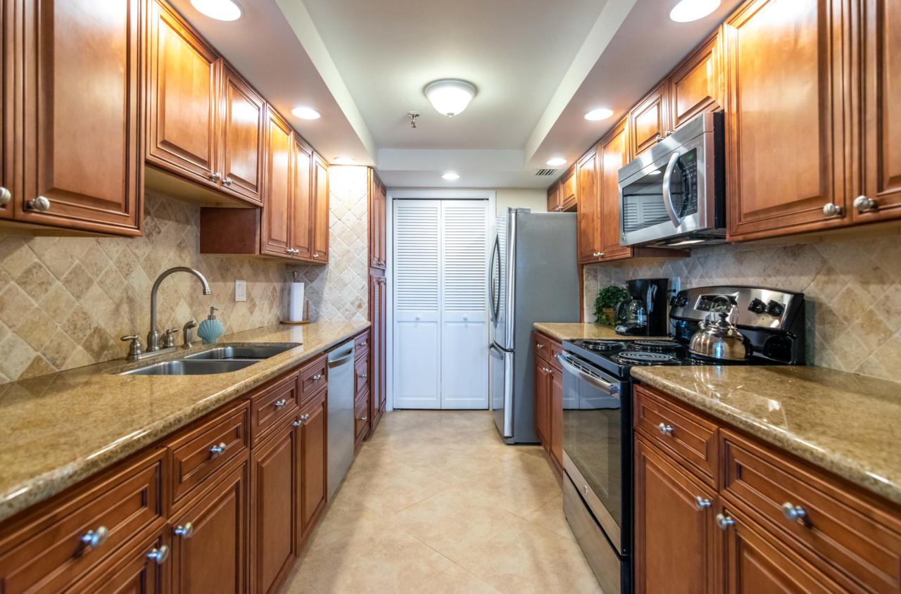 859 Jeffery Street - Photo 1
