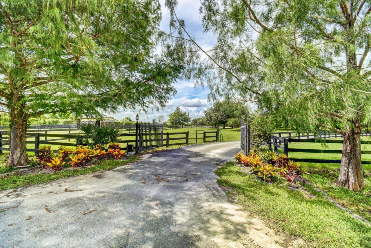 16820 Deer Path Lane - Photo 1 16820 Deer Path Lane - Photo 1