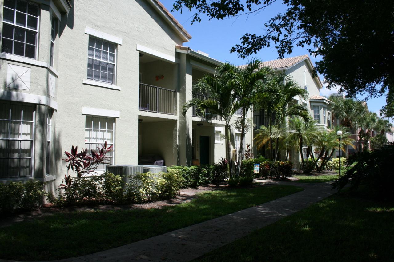 1008 Belmont Place - Photo 1