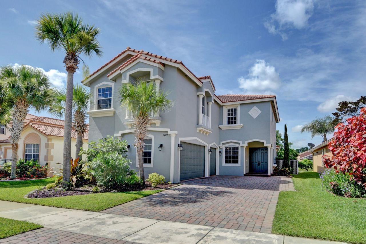 2181 Newport Isles Boulevard - Photo 1