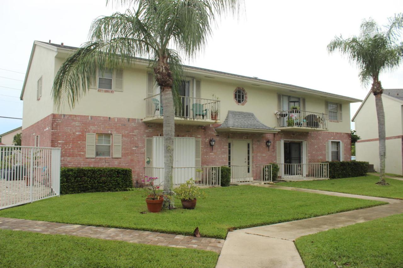 2039 Seacrest Boulevard - Photo 1