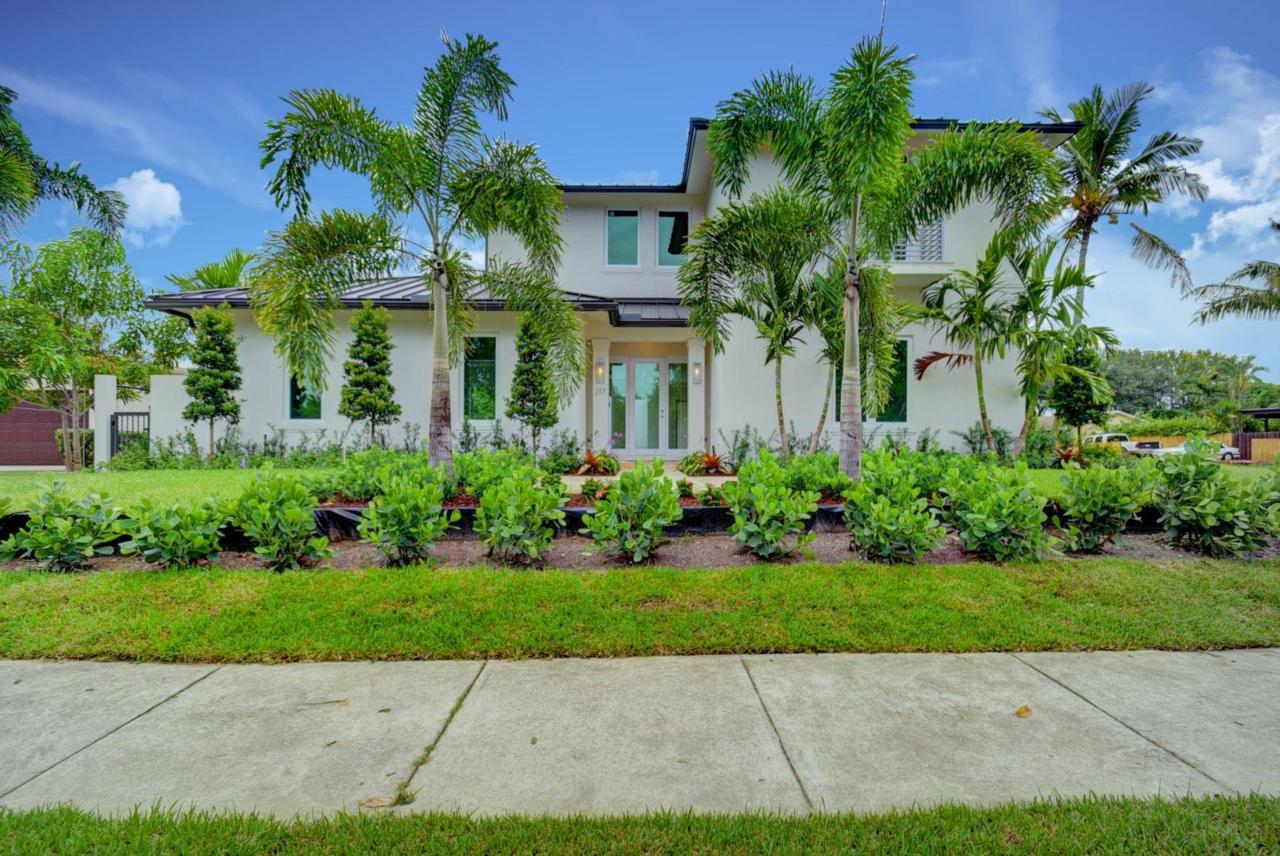 217 Gulfstream Boulevard - Photo 1