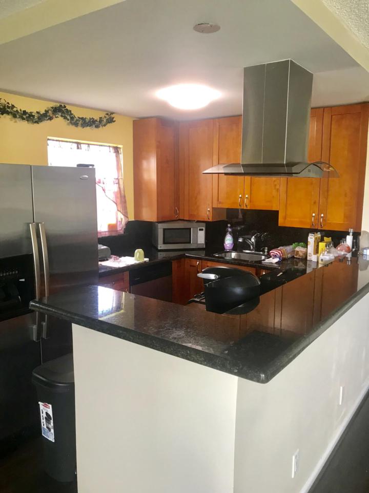 225 Suffolk F - Photo 1
