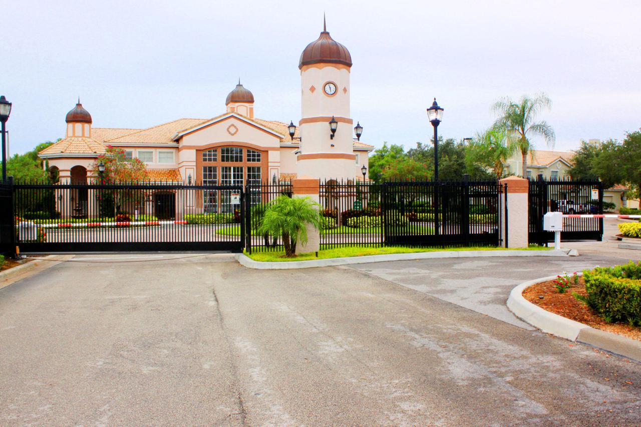 140 Peacock Boulevard - Photo 1