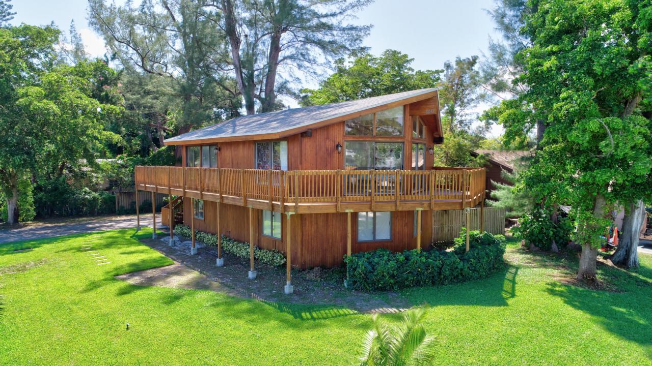 4800 77 Court - Photo 1