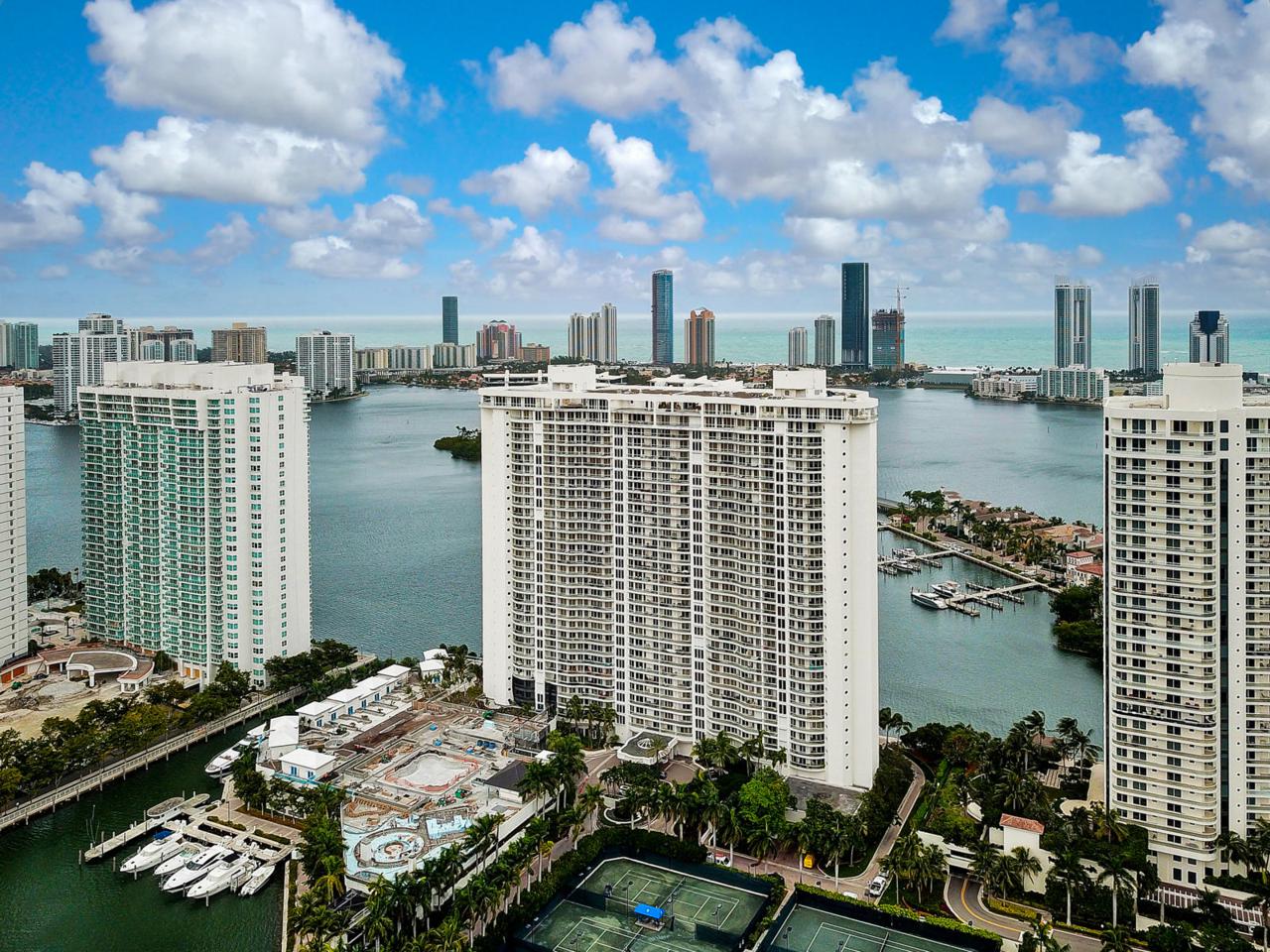 7000 Island Boulevard - Photo 1