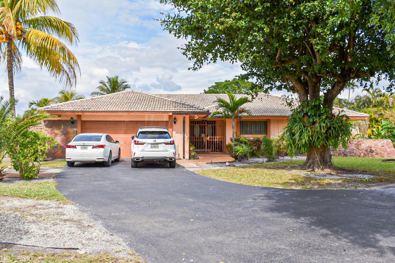 18600 Troon Drive - Photo 1