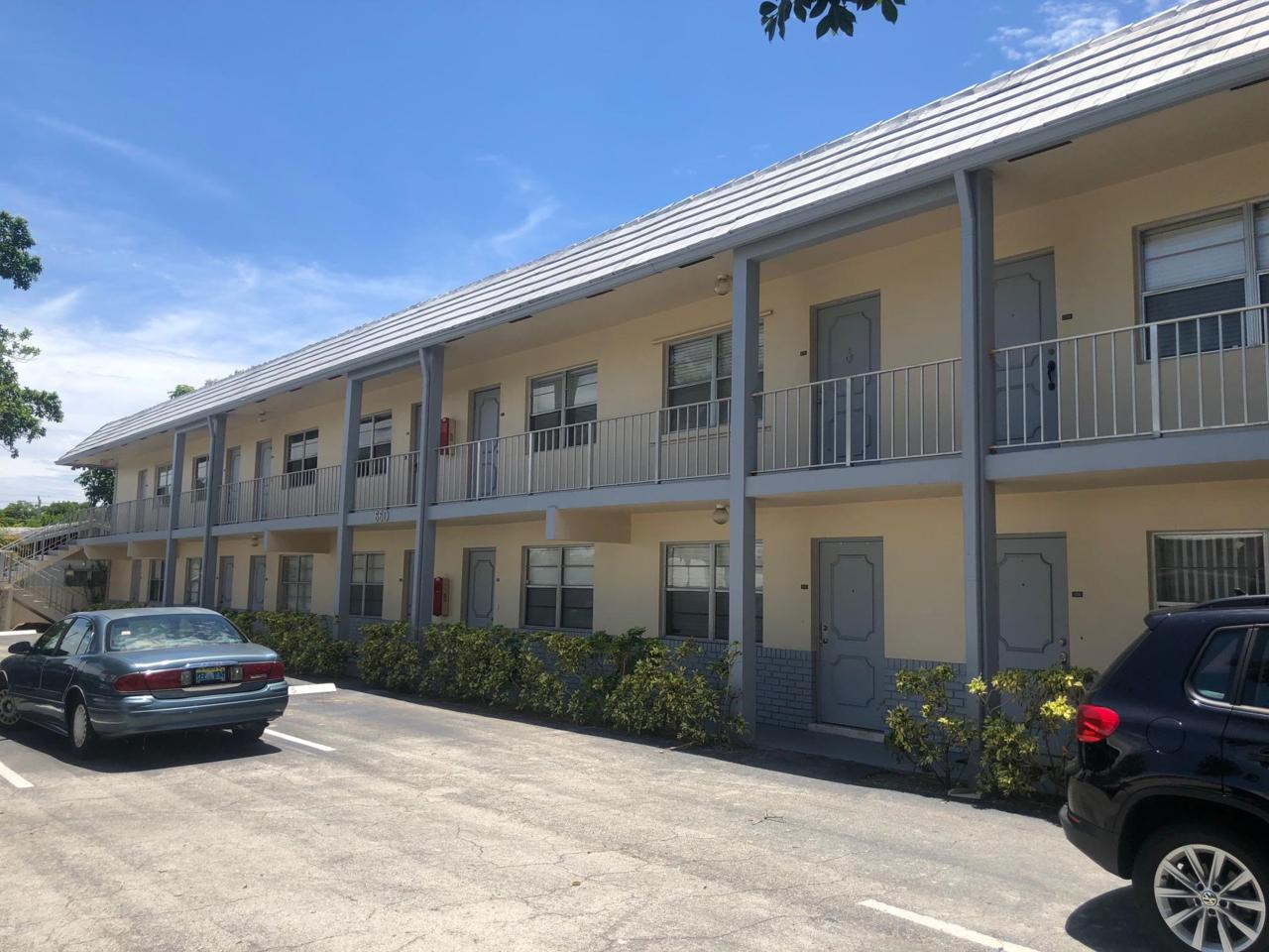 660 Glouchester Street - Photo 1