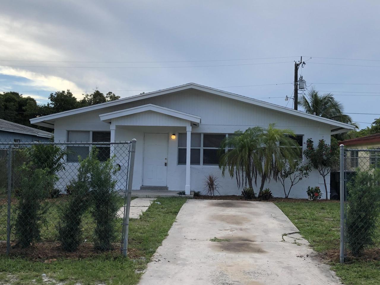 214 7th Avenue - Photo 1