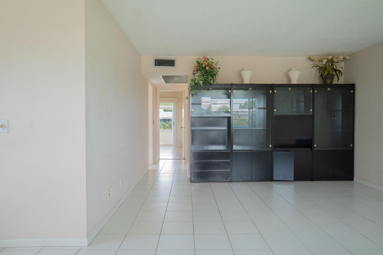 113 Camden - Photo 1