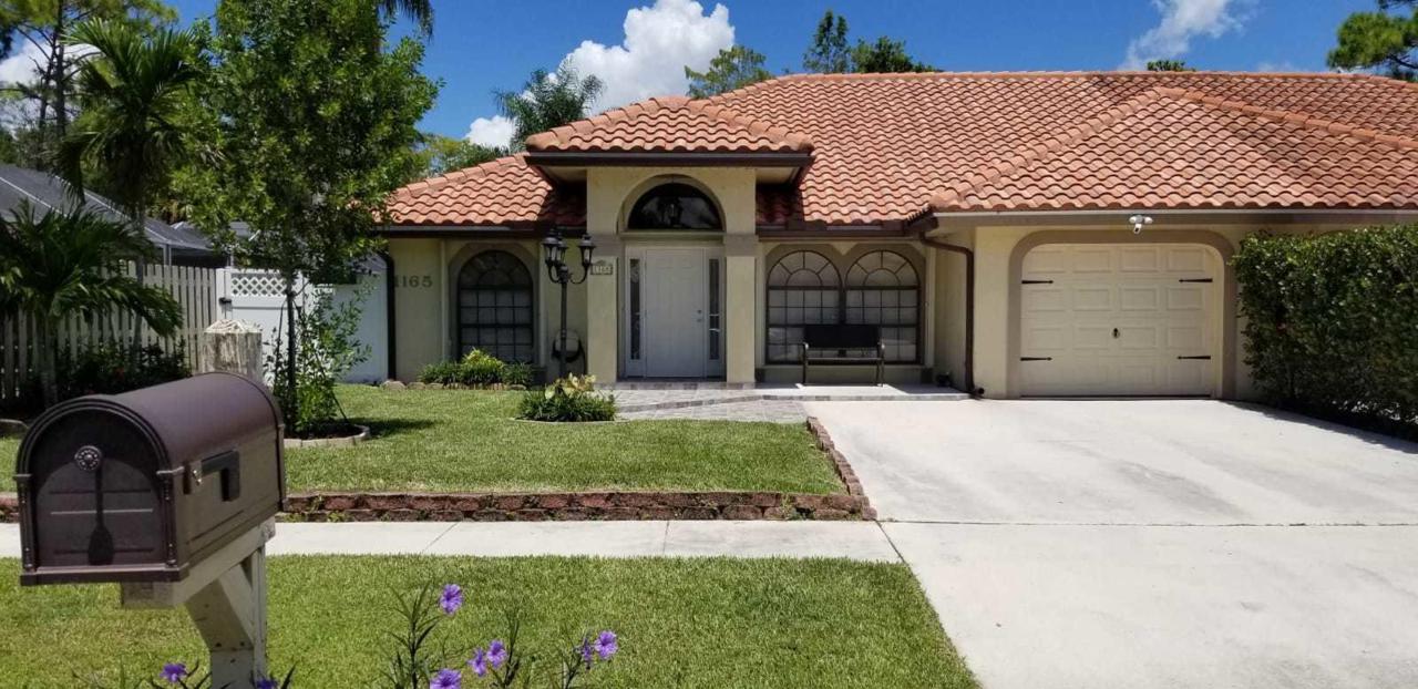 1165 Staghorn Street - Photo 1