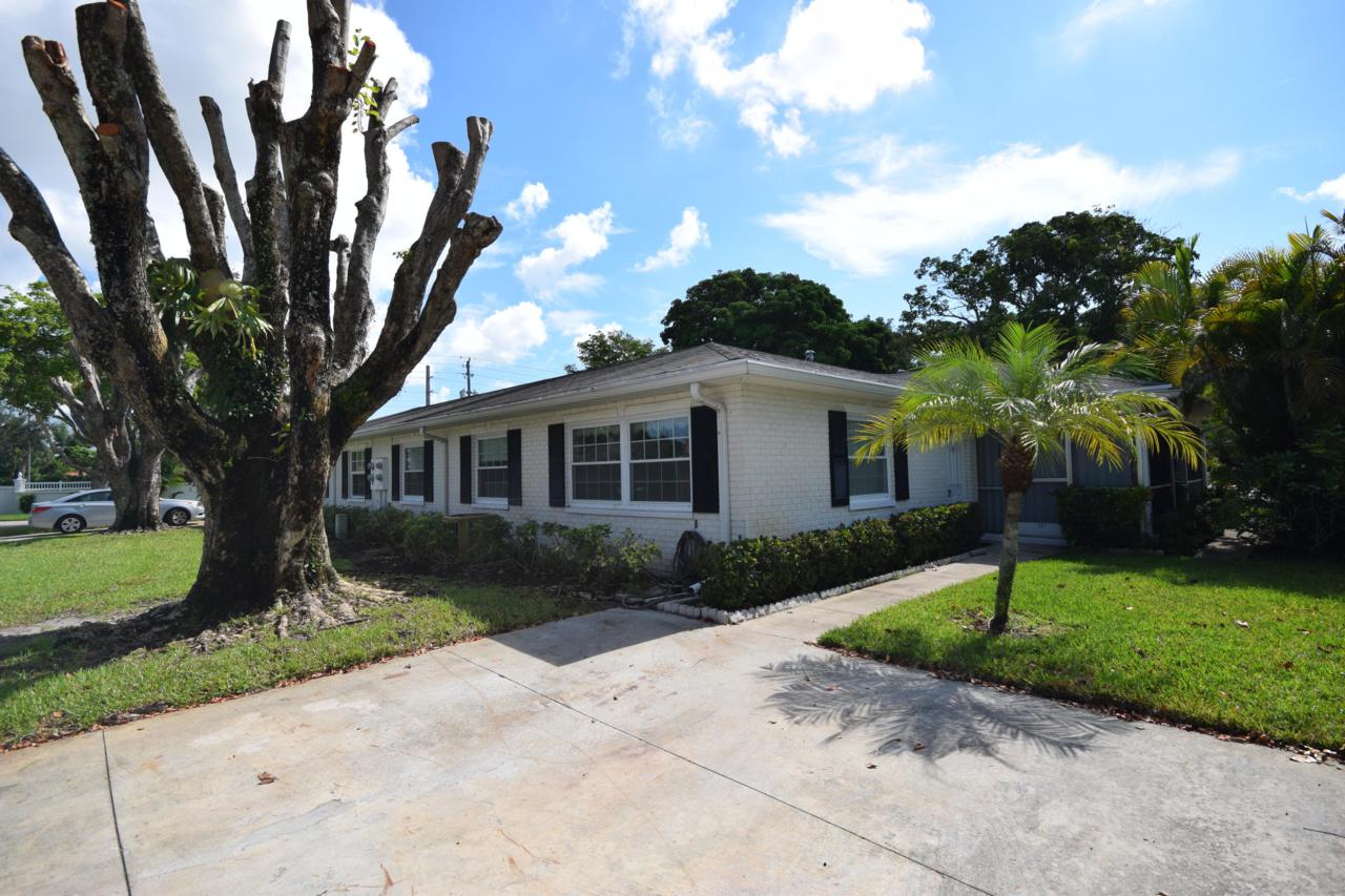 10088 44th Way - Photo 1