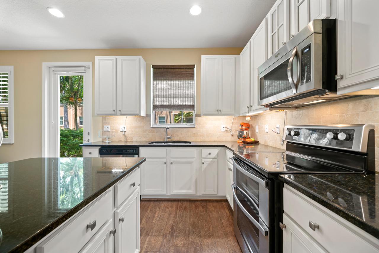 3144 Waterside Circle - Photo 1