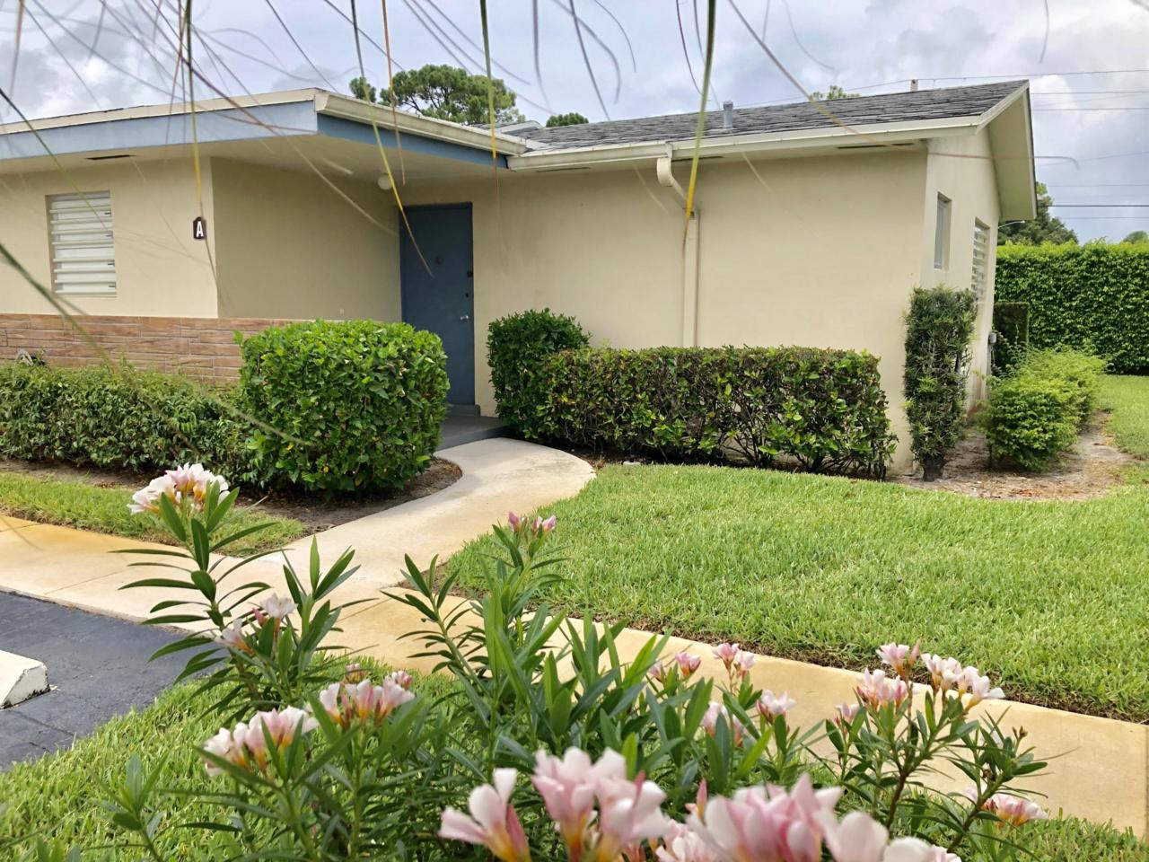 2885 Ashley Drive - Photo 1