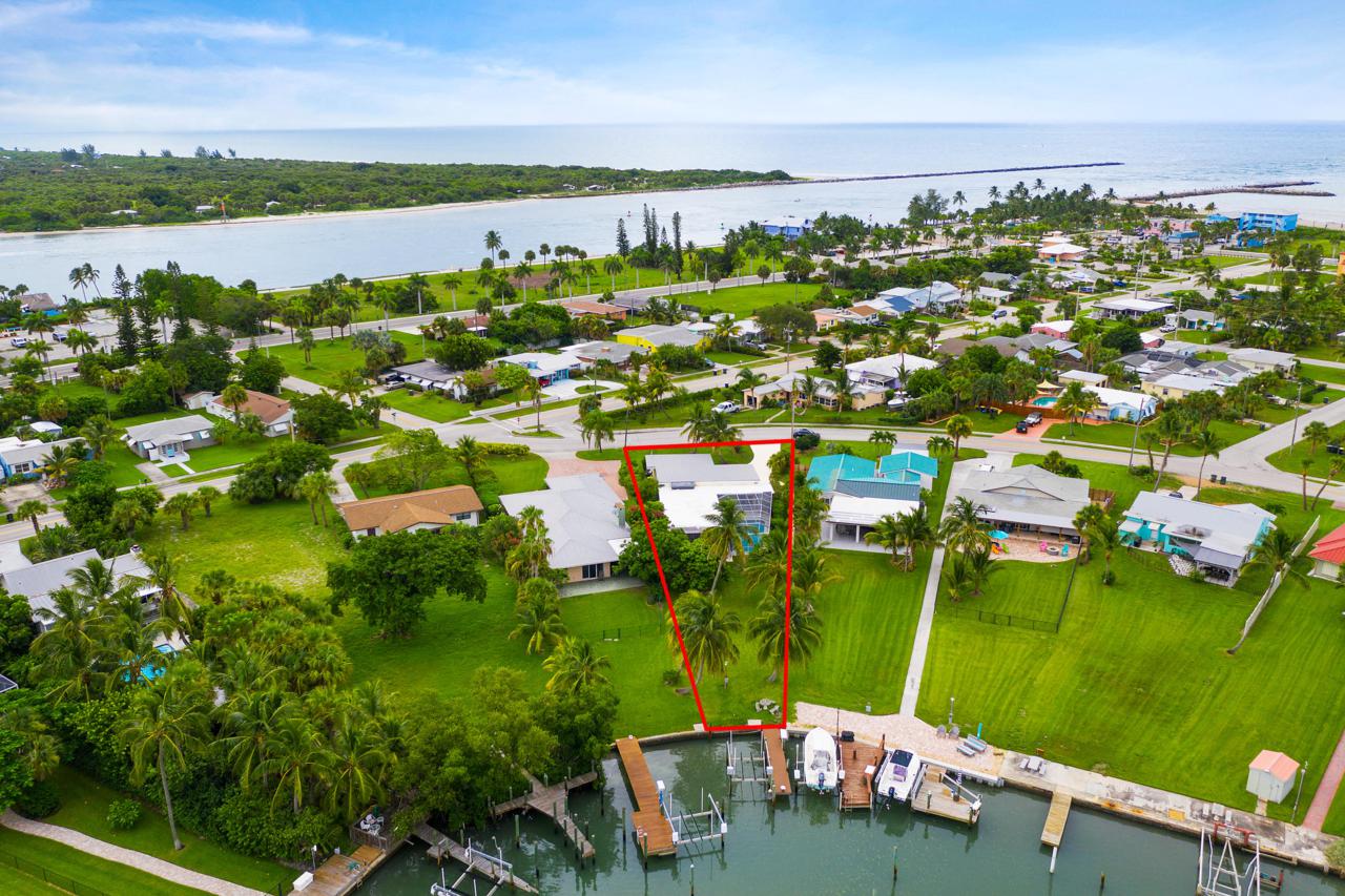 211 Fernandina Street - Photo 1