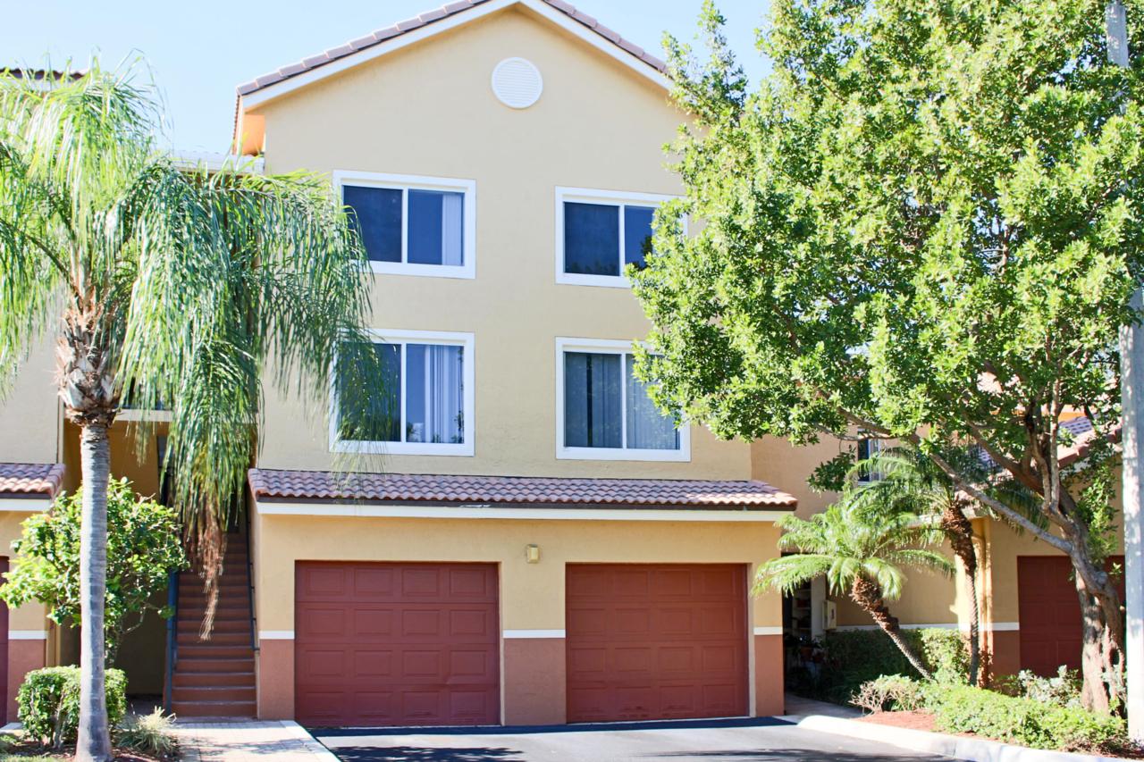 900 Scotia Drive - Photo 1