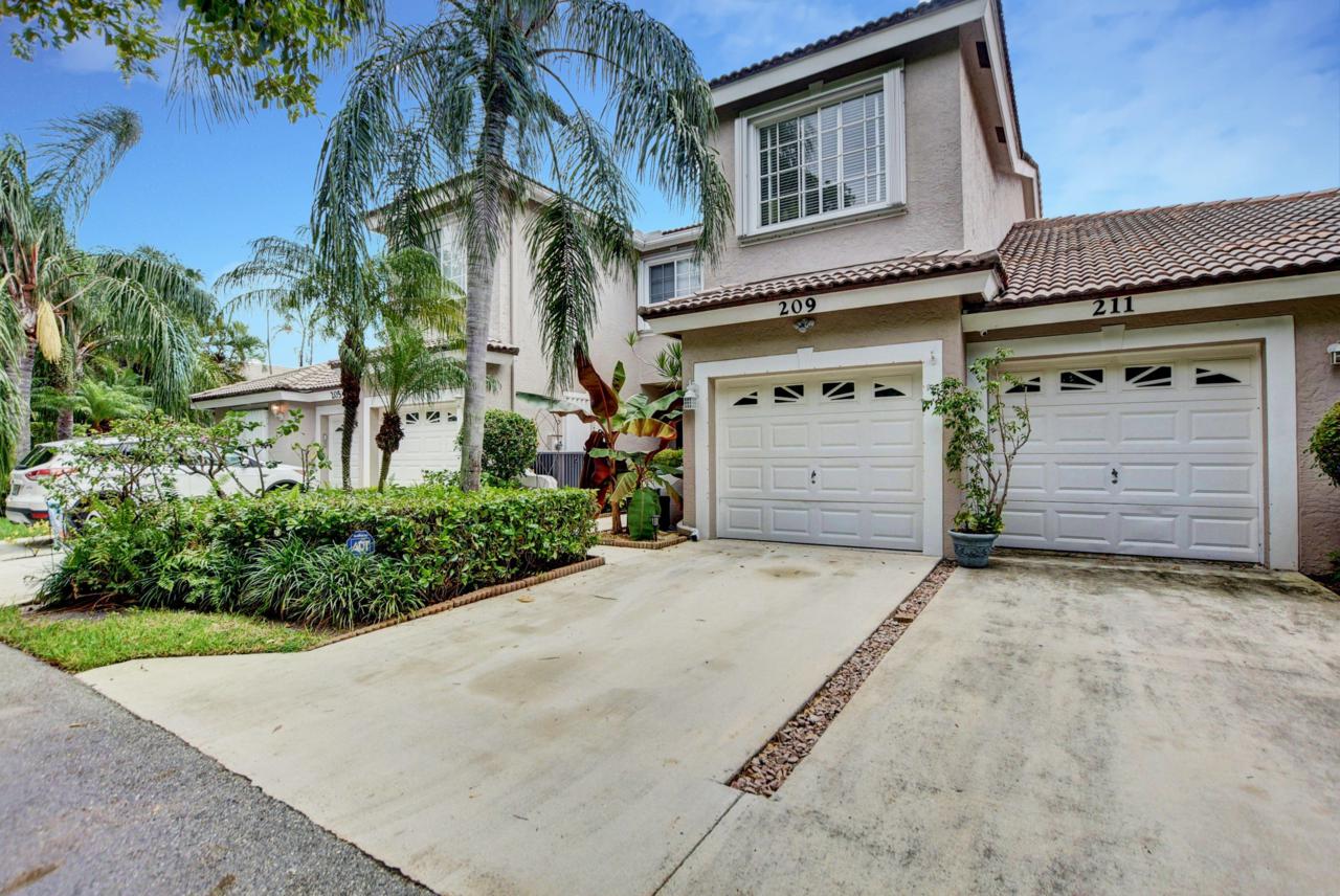 209 Lakeshore Drive - Photo 1