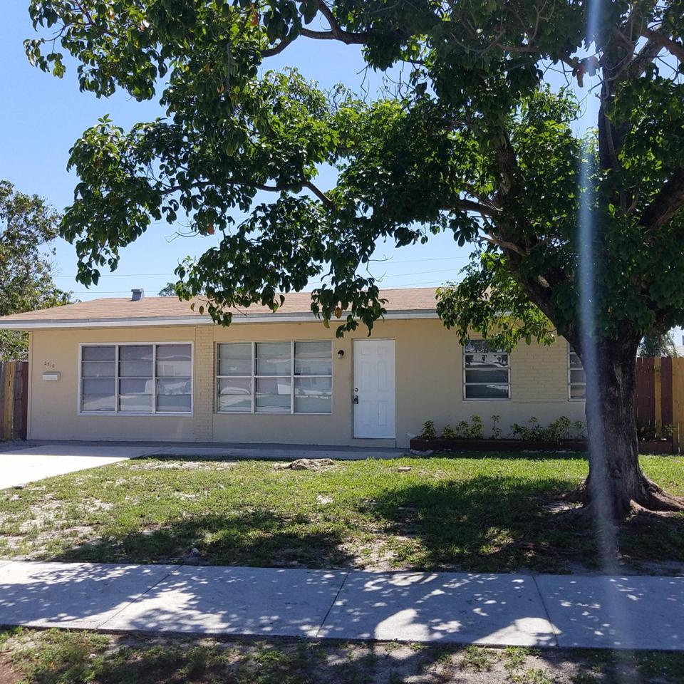 2510 7th Terrace - Photo 1
