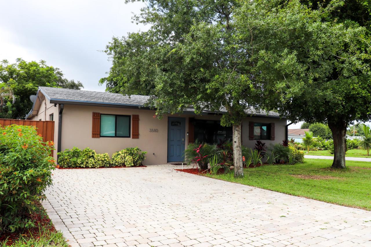 3580 William Street - Photo 1