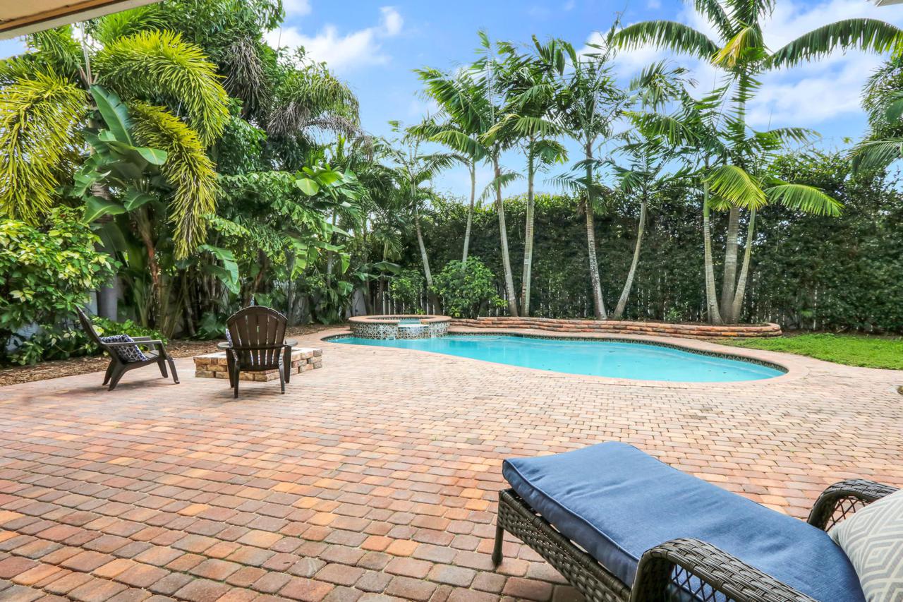 5507 58th Avenue - Photo 1