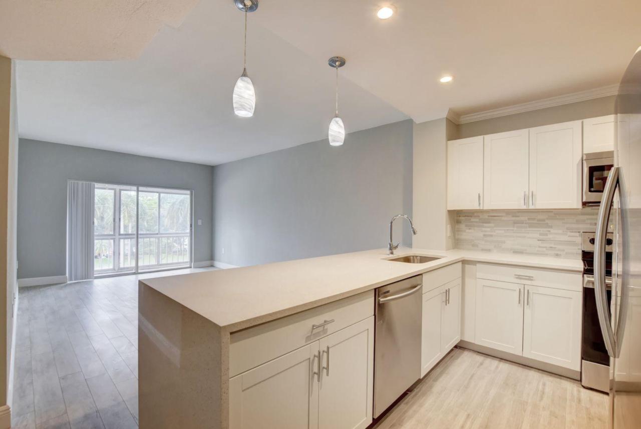 290 Palmetto Park Road - Photo 1