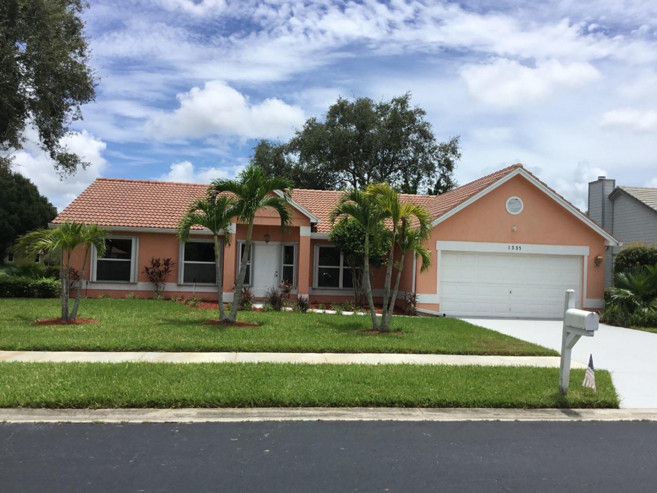 1335 Sandalwood Cove - Photo 1