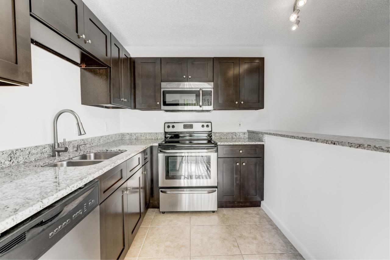 825 Center Street - Photo 1
