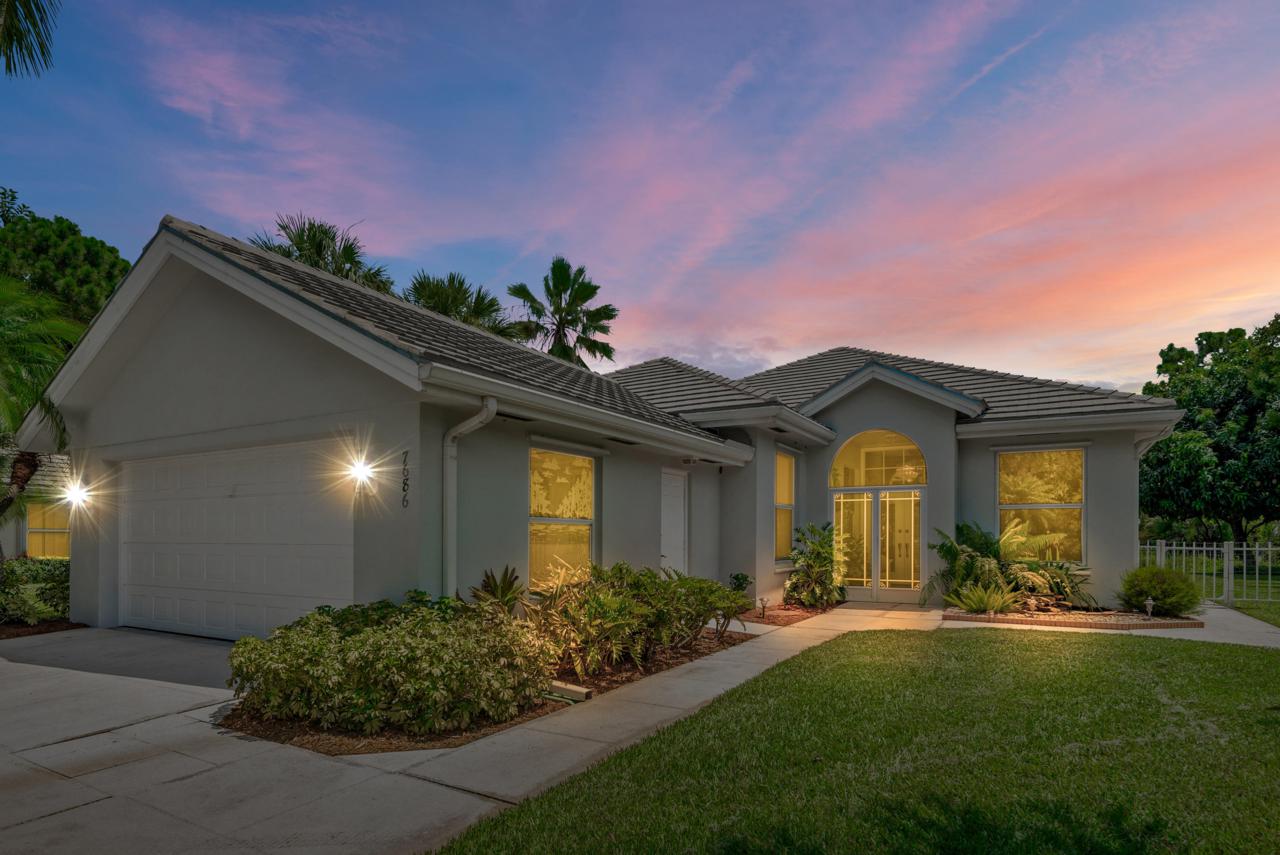 7686 Fiddlewood Lane - Photo 1