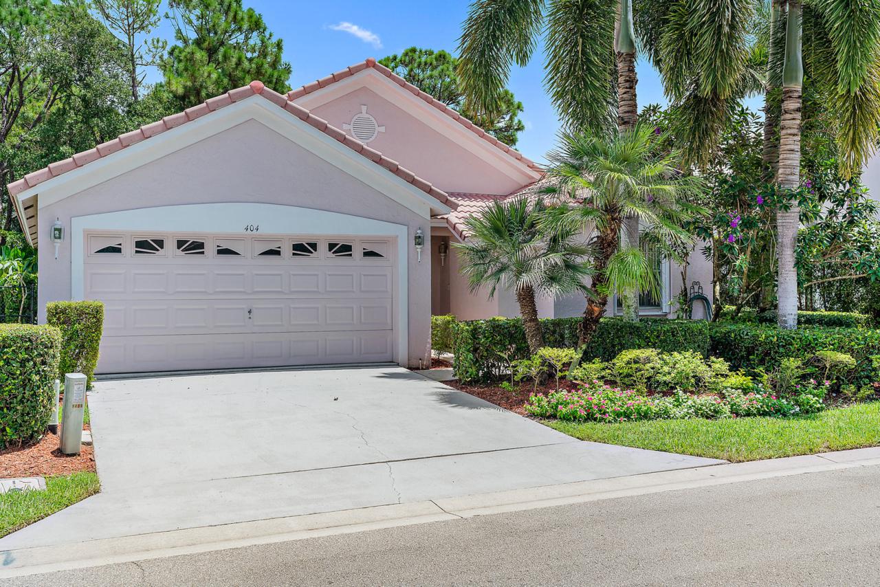 404 Woodview Circle - Photo 1