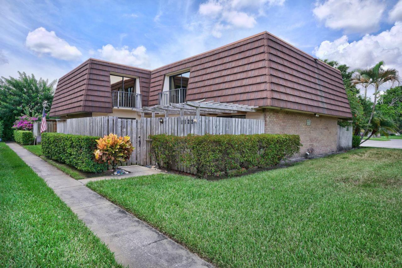 1122 11th Lane - Photo 1