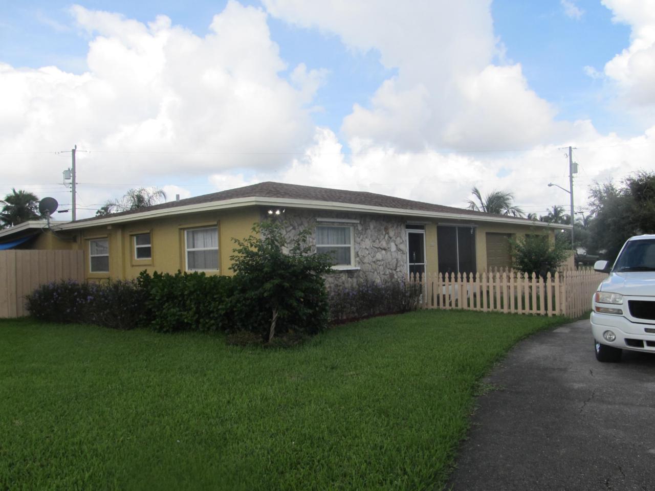 1323 8th Court - Photo 1