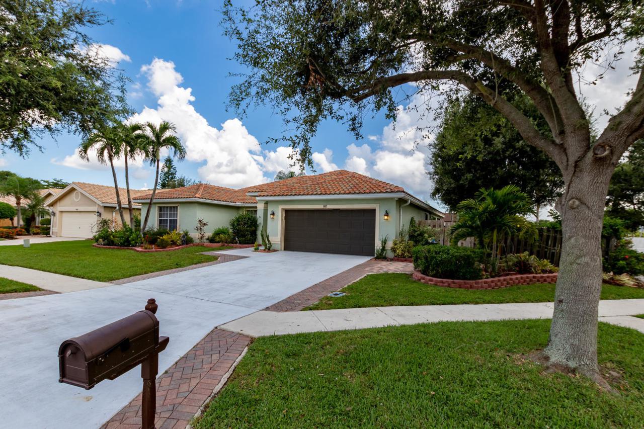 5657 Descartes Circle - Photo 1