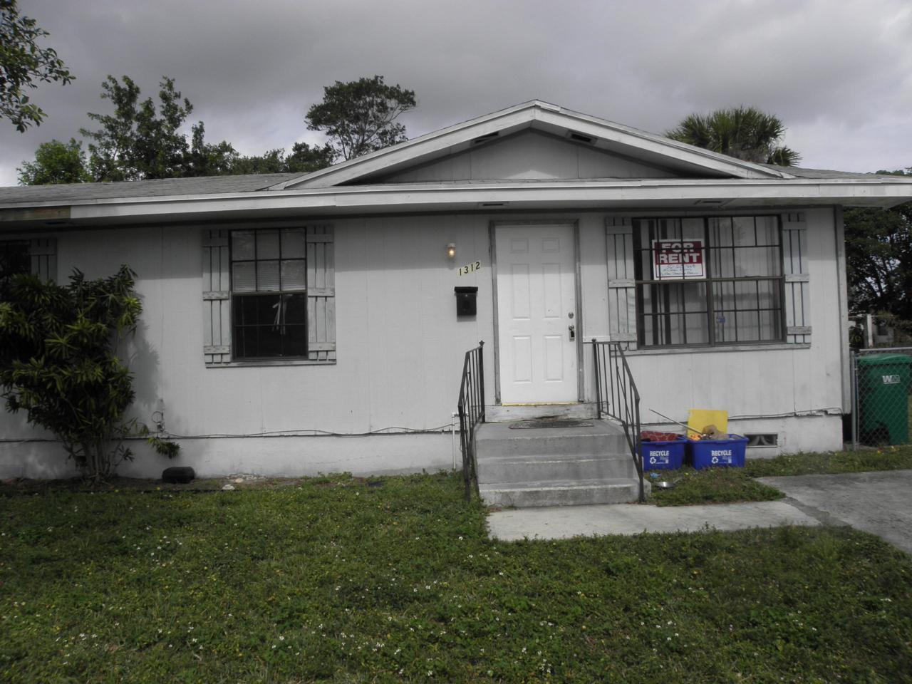 1312 7th Street - Photo 1