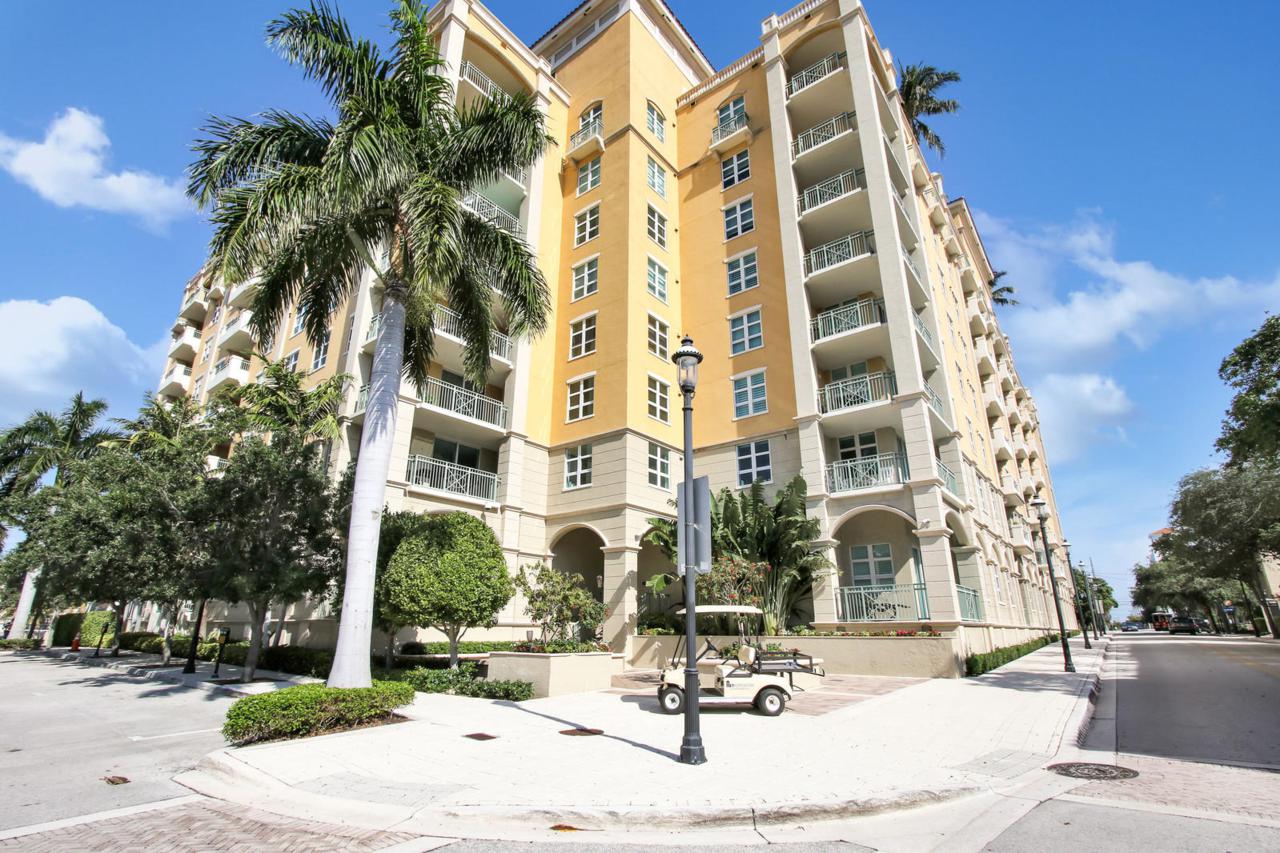 403 Sapodilla Avenue - Photo 1