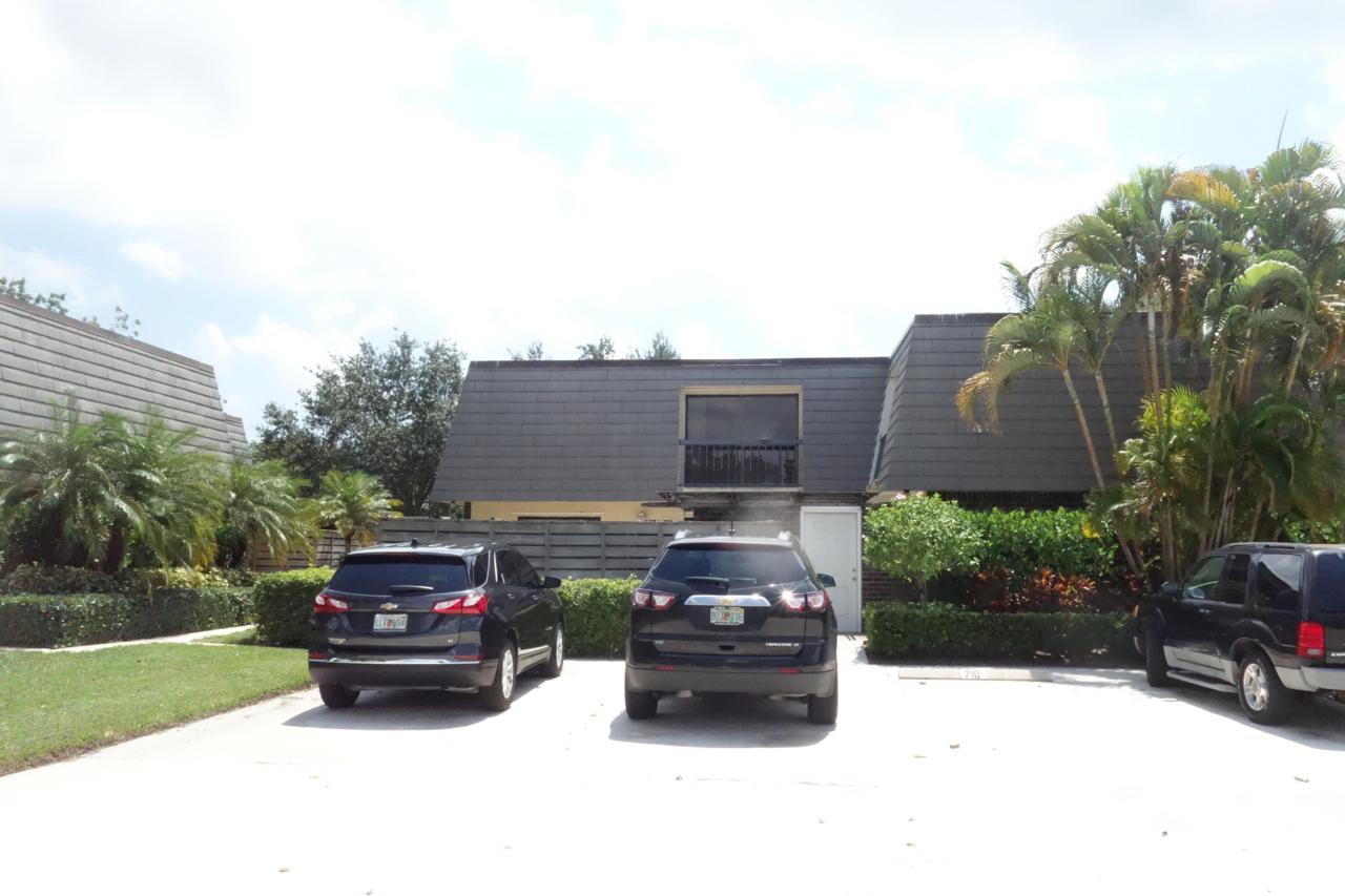 710 7th Terrace - Photo 1