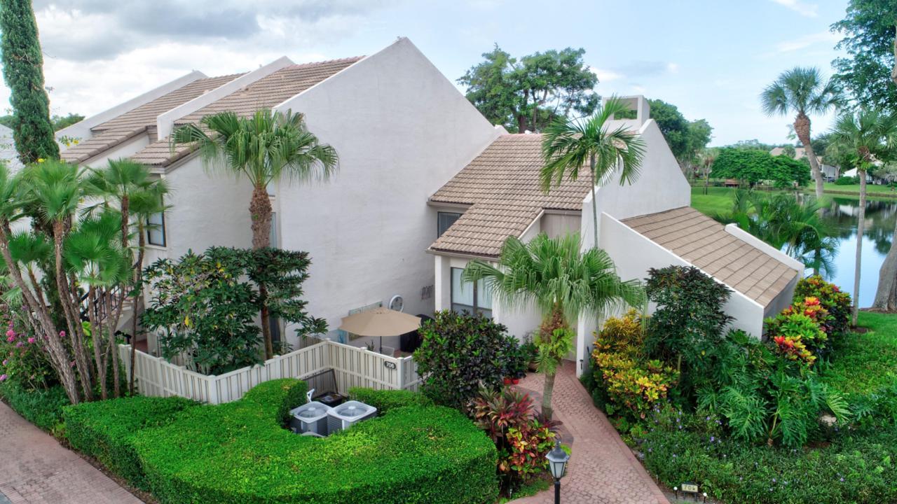 706 Bridgewood Drive - Photo 1