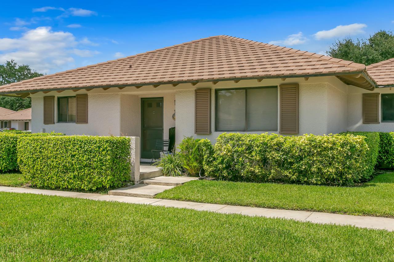 101 Club Drive - Photo 1
