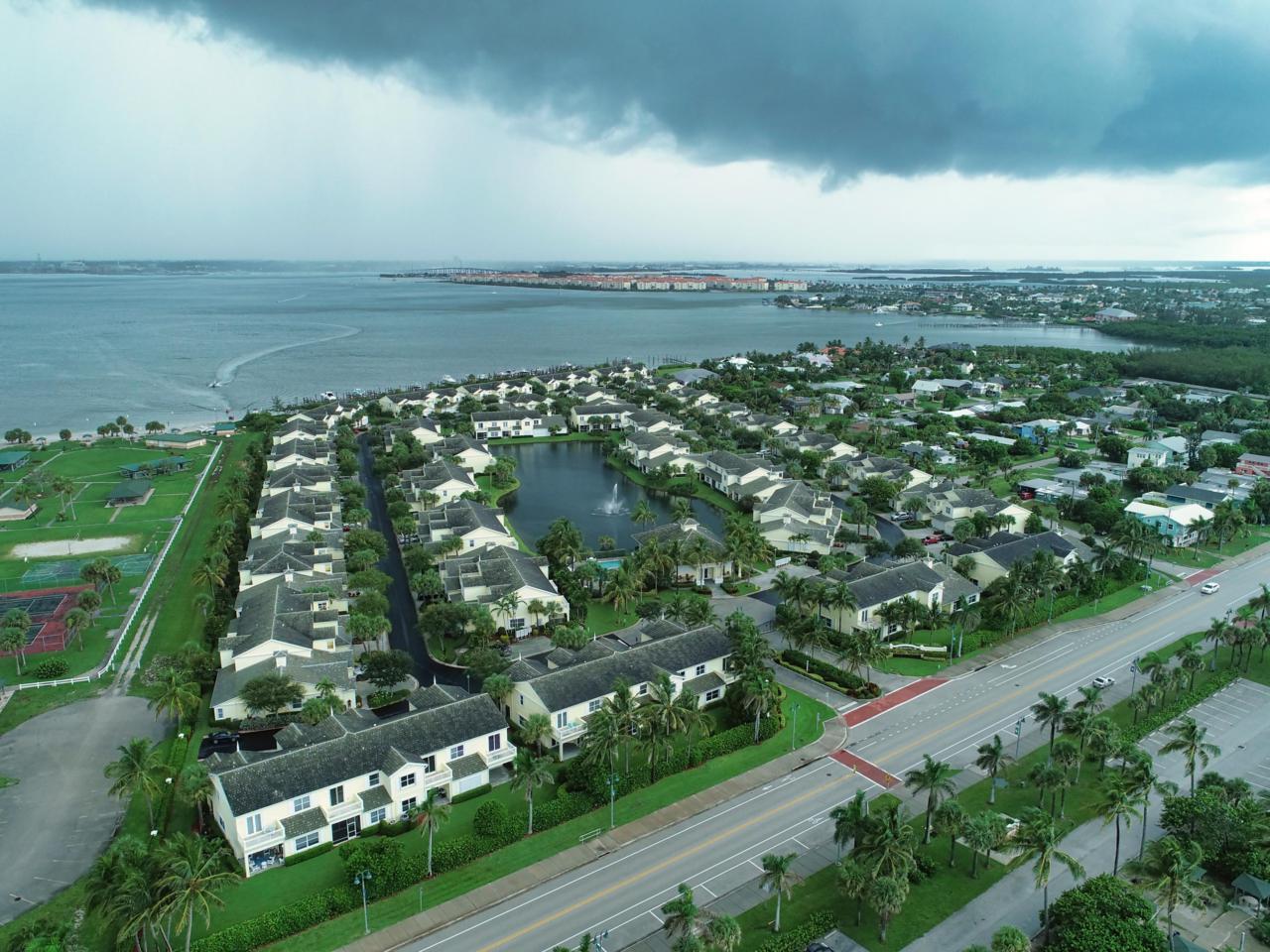 1907 Mariner Bay Boulevard - Photo 1