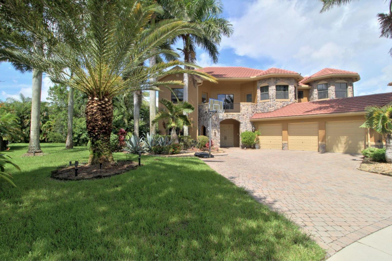 10594 Versailles Boulevard - Photo 1