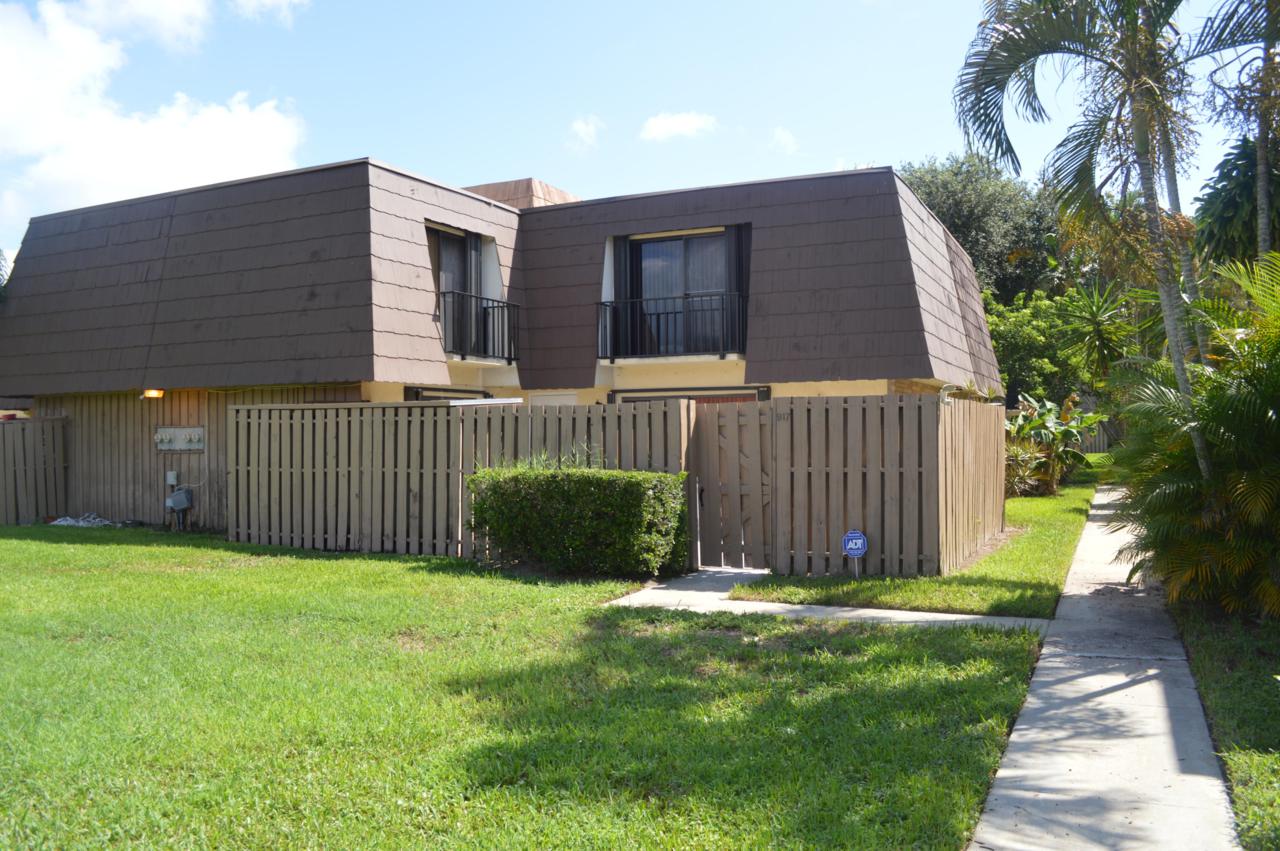 917 9th Court - Photo 1