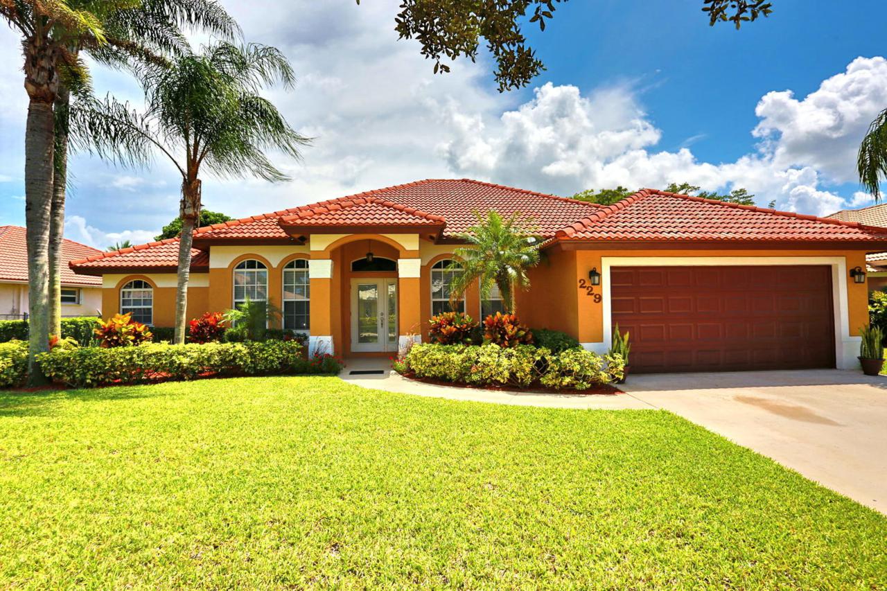 229 Cypress Trace - Photo 1