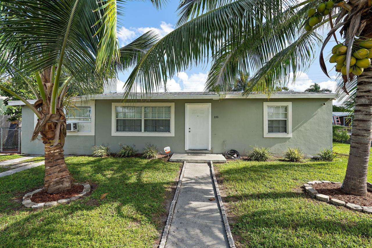 933 Elm Road - Photo 1