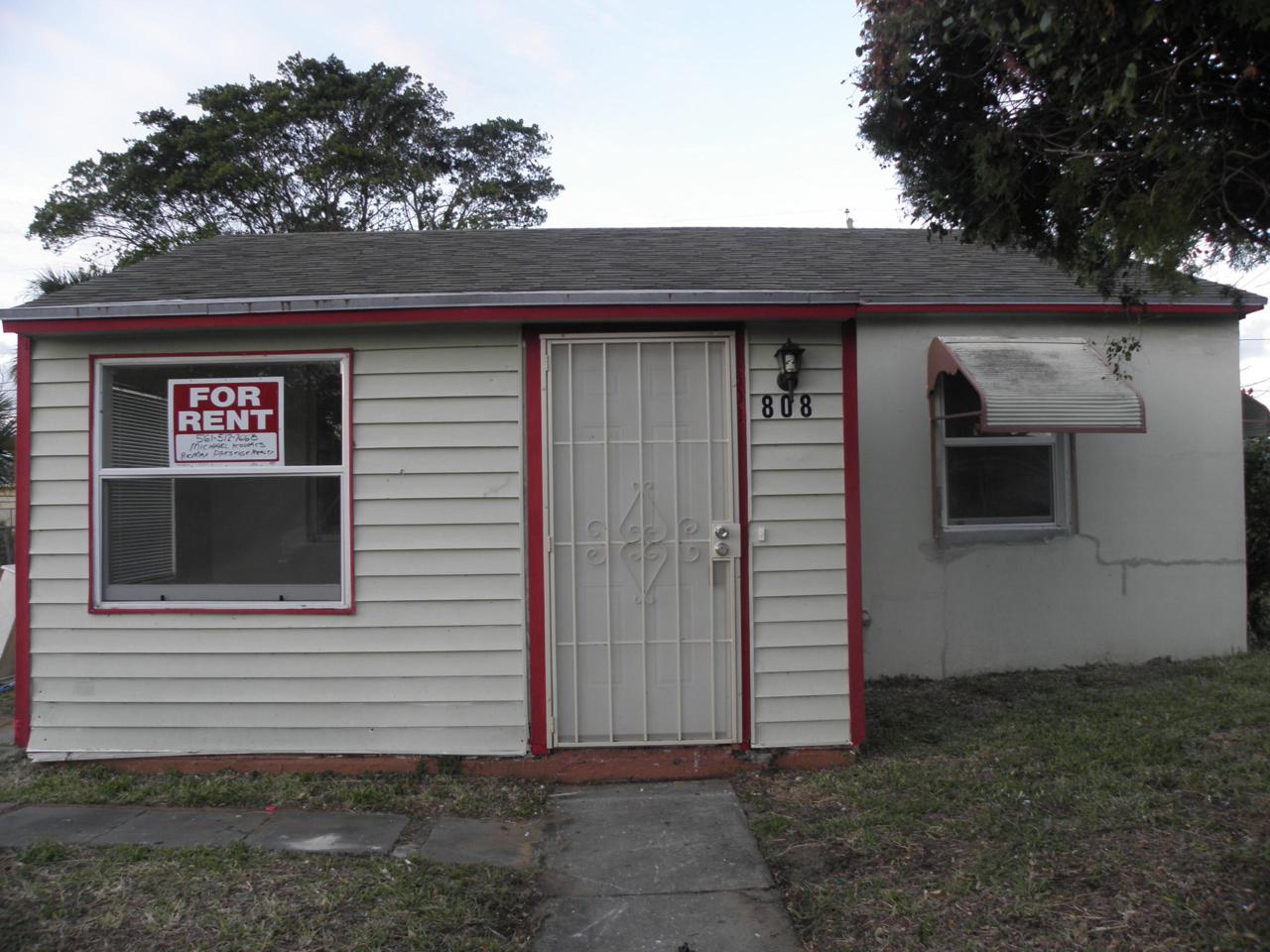 808 4th Street - Photo 1