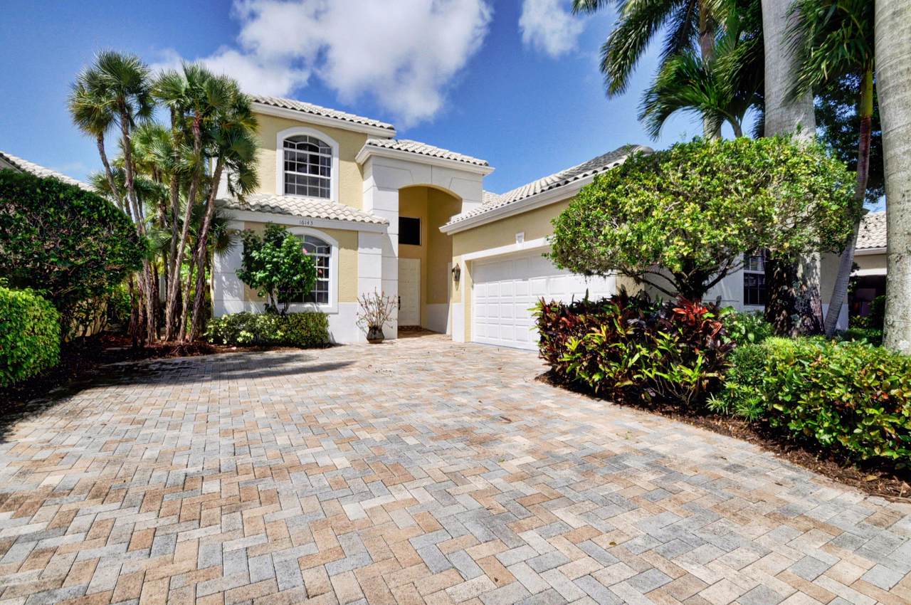 16143 Villa Vizcaya Place - Photo 1