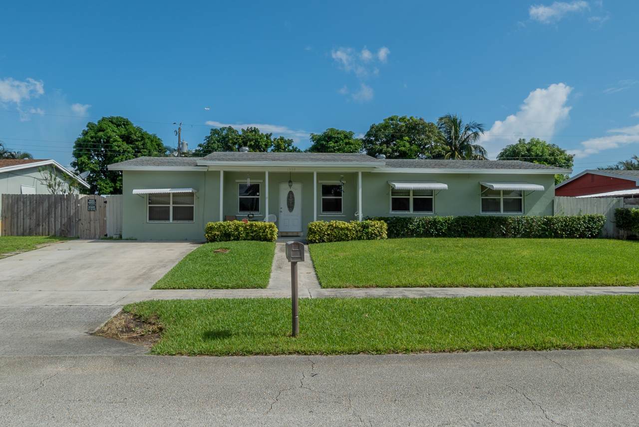 1339 Mango Street - Photo 1