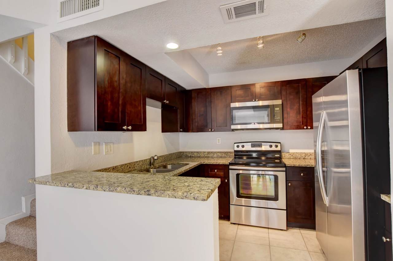 8261 Thames Boulevard - Photo 1