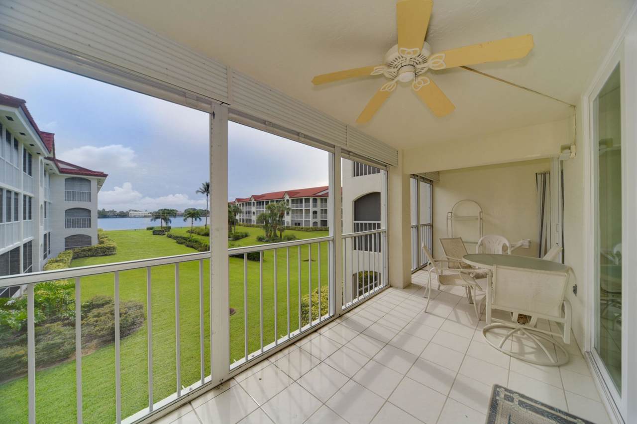 107 Half Moon Circle - Photo 1