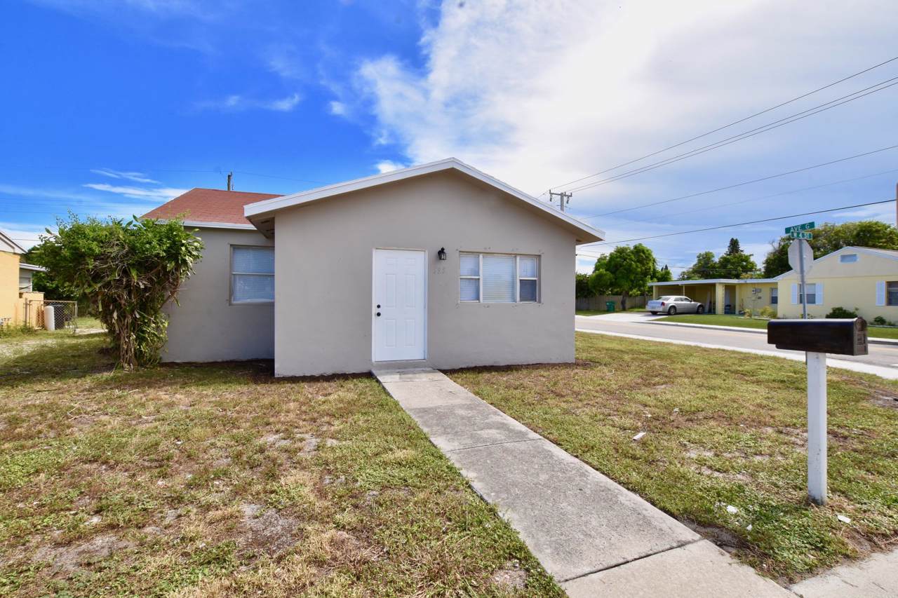 595 4th Street - Photo 1